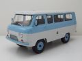 UAZ-452 2206 Kleinbus, hellblau-weiß