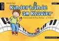 Kinderhände am Klavier